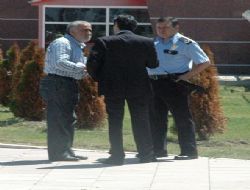 Emekli polis, polisi şikayet etti